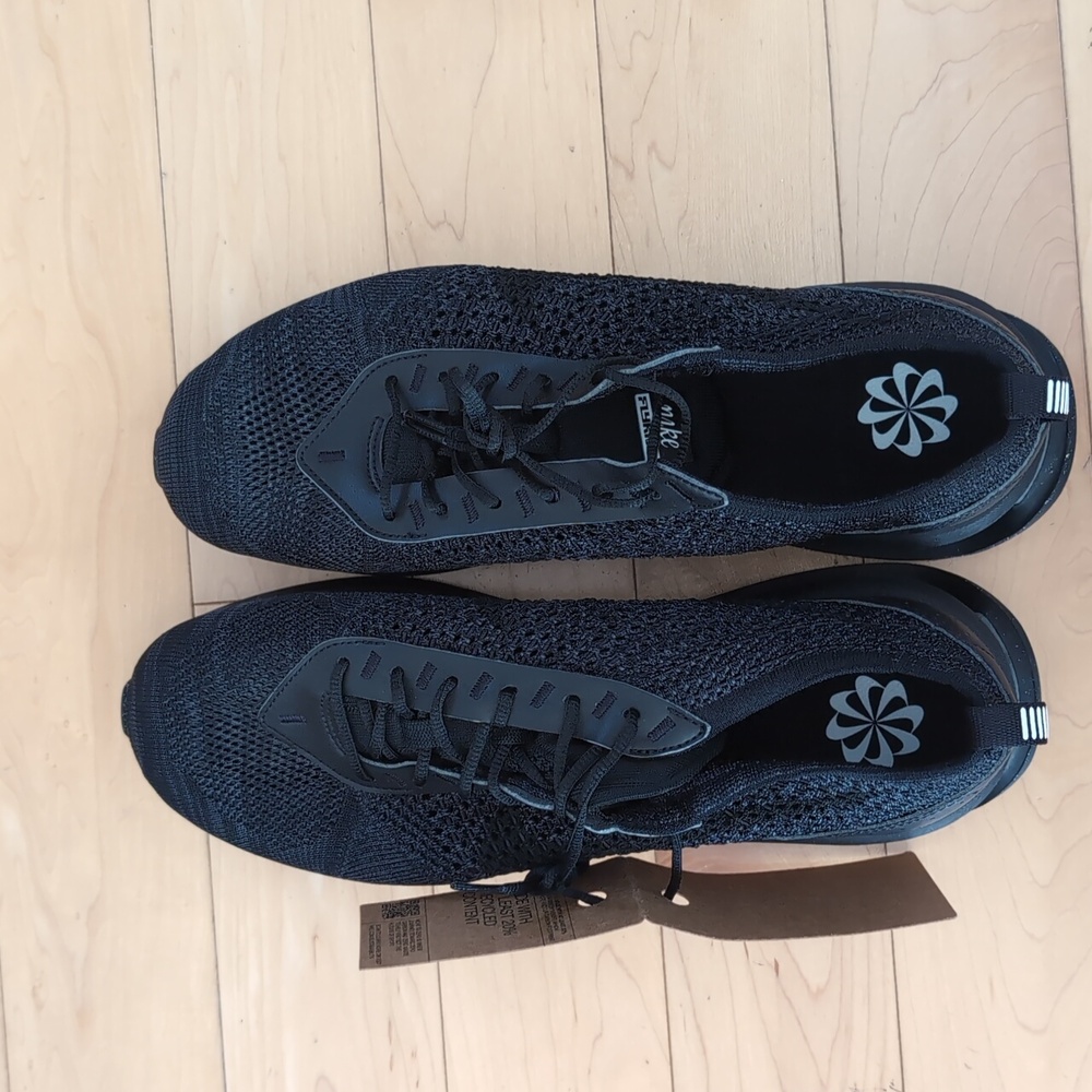 New Nike Flyknit Racers - Picture 4 of 4
